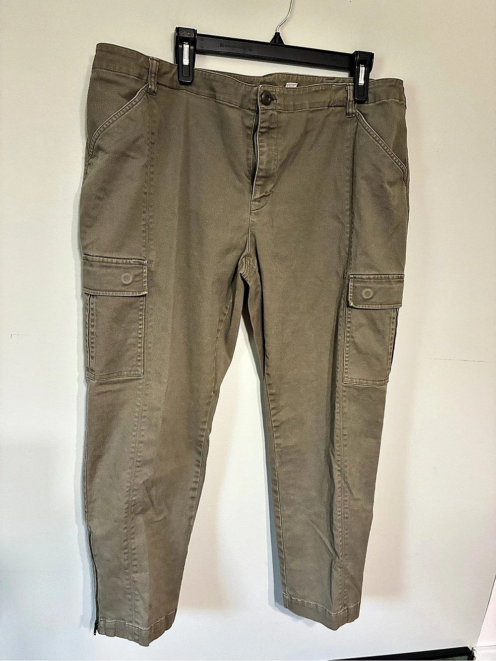 Chico's Cargo Pants in Brown Size 3
